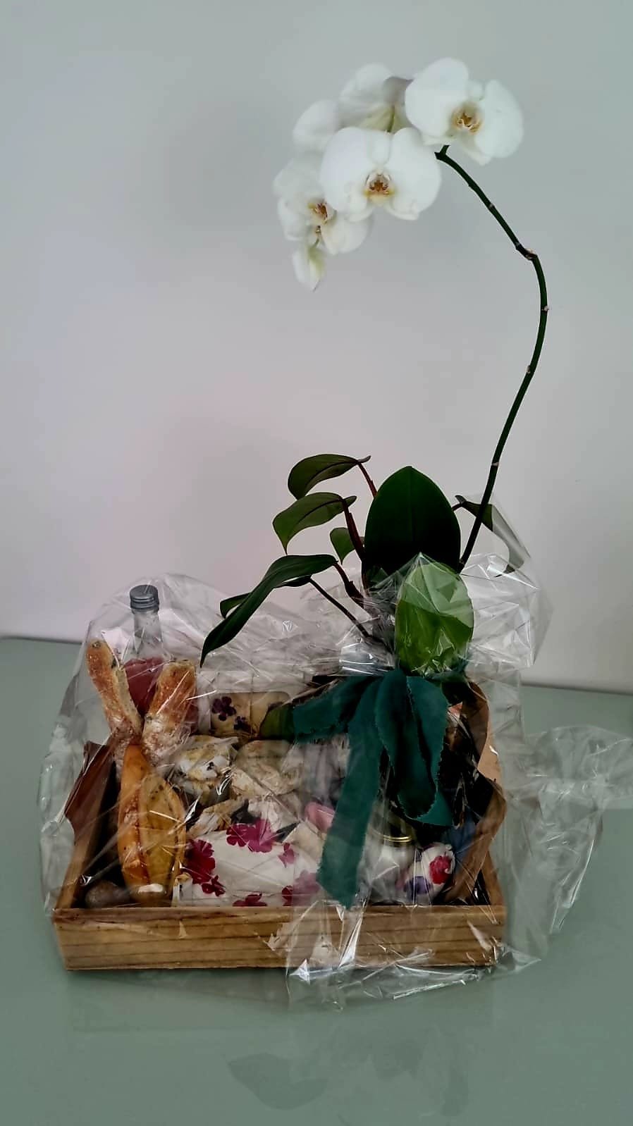 Cesta de presentes enviada por Malu e Álvaro para a equipe